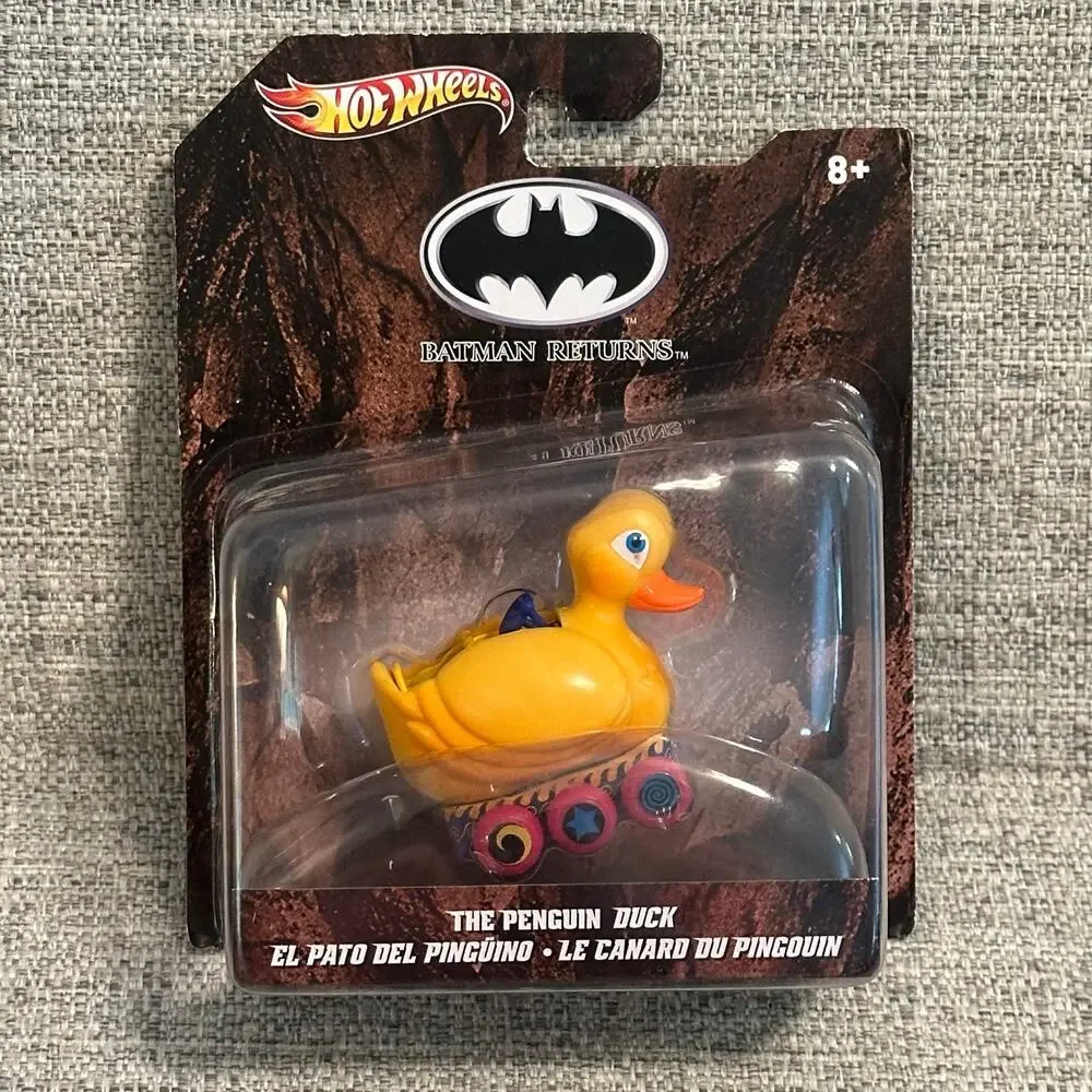 Hot Wheels The Penguin Duck Batman Returns WB 2011 DC Batman New on Card